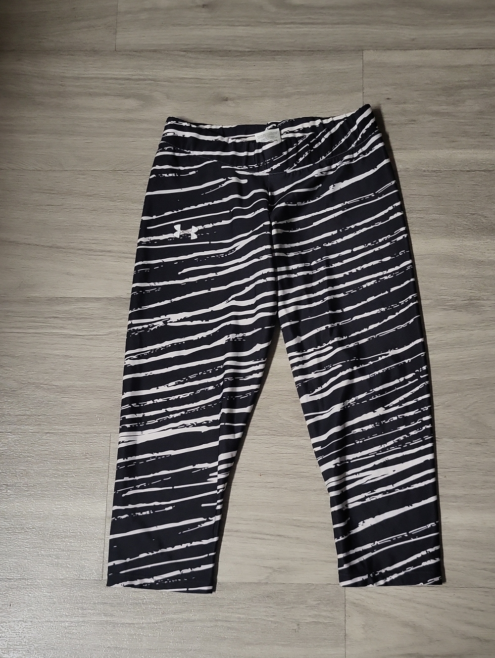 Under Armour Black & White Striped Capri Leggings
